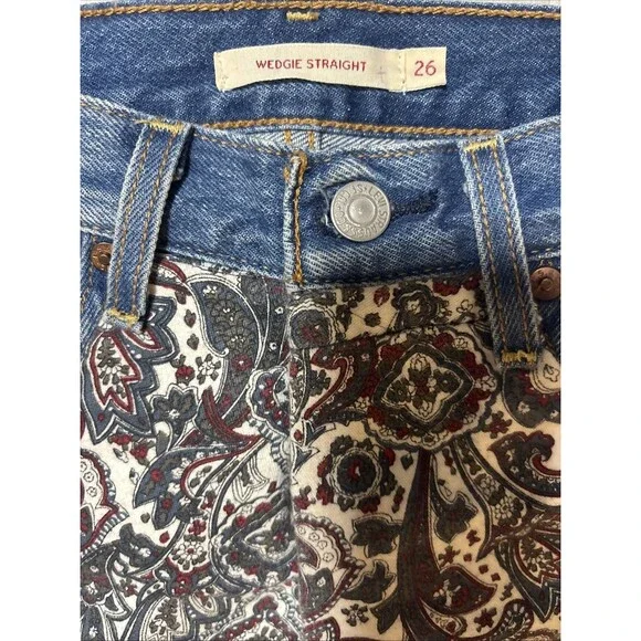 Levi’s Wedgie Straight  Jeans Patched  Paisley Button Fly Womens 26 - Picture 4 of 10